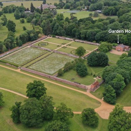The Walled Garden At Woodhall Estate Hertford Exterior photo