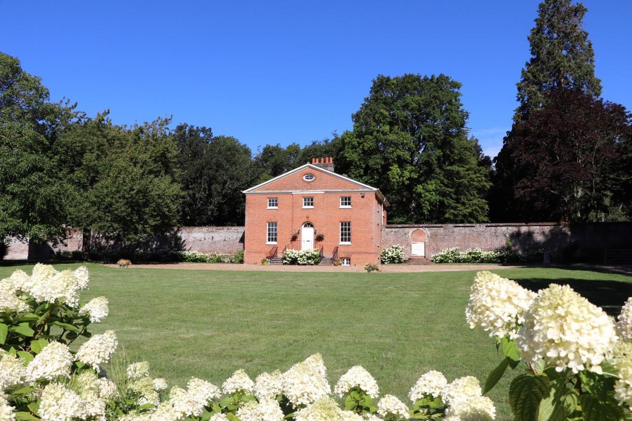 The Walled Garden At Woodhall Estate Hertford Exterior photo