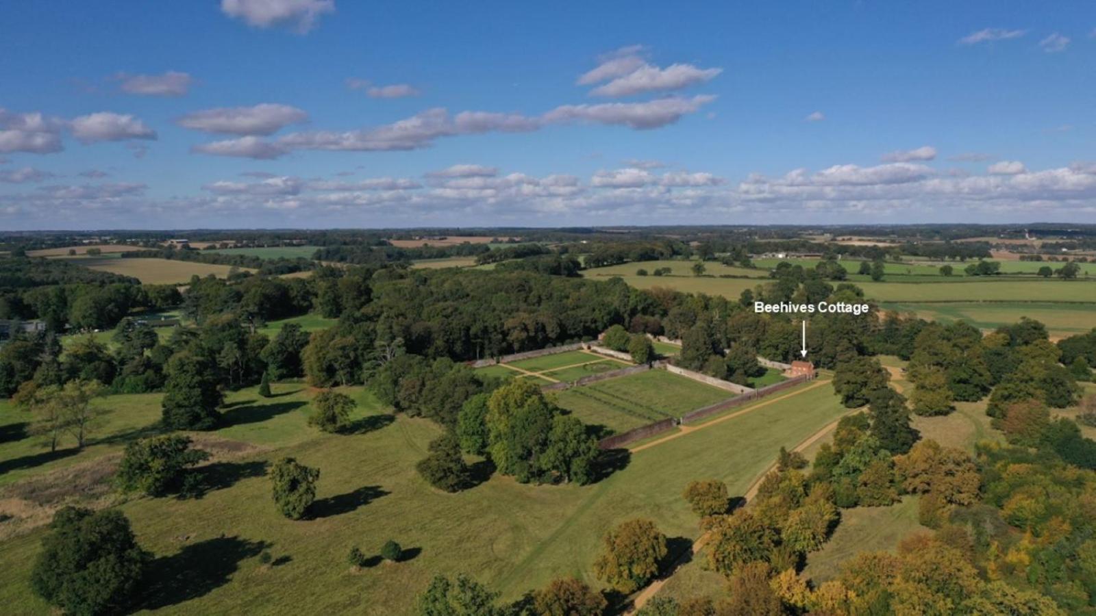 The Walled Garden At Woodhall Estate Hertford Exterior photo